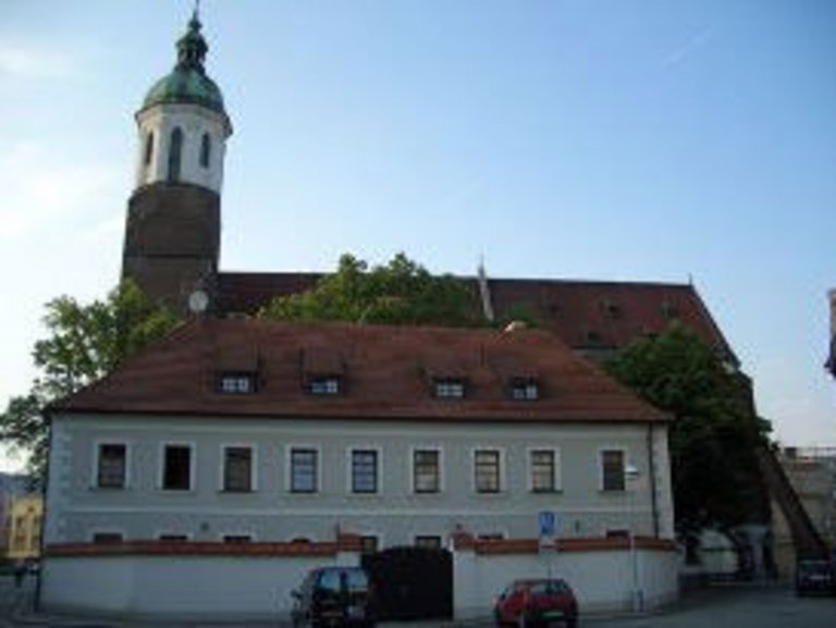 Gästehaus in Tschechien - eine Kirche im Hintergrund